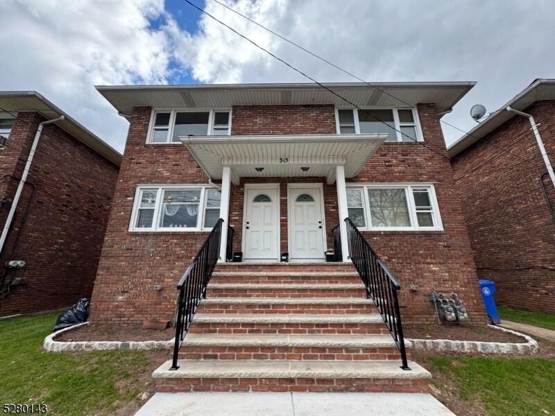 Primary Photo - 315 W Price St