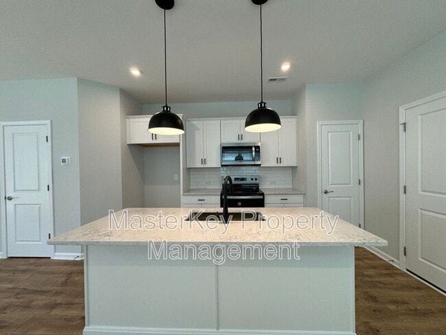 Building Photo - 1241 Bessie Ct