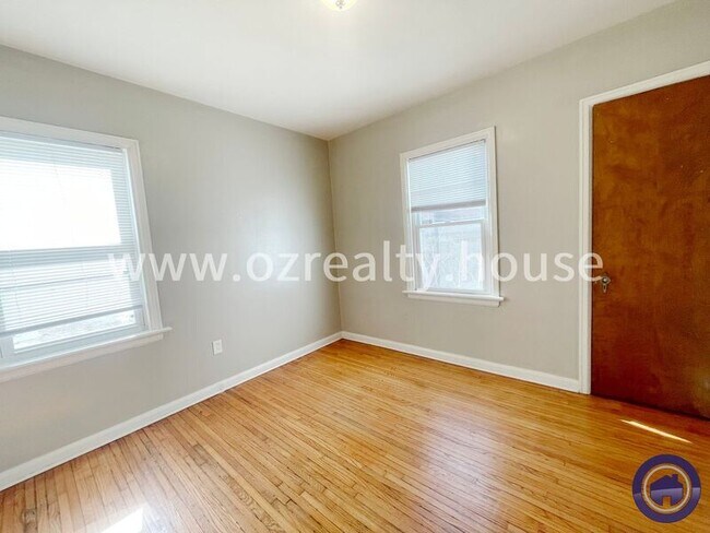 Foto del edificio - 3509 Douglas Rd