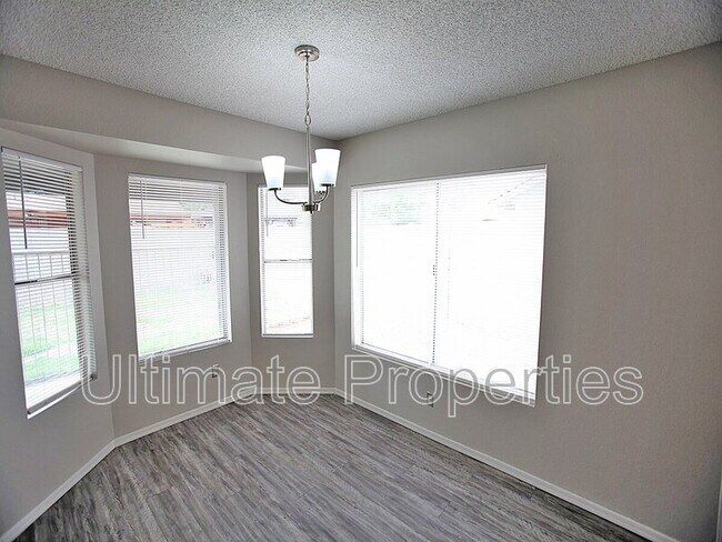 Building Photo - 7025 W Tuckey Ln