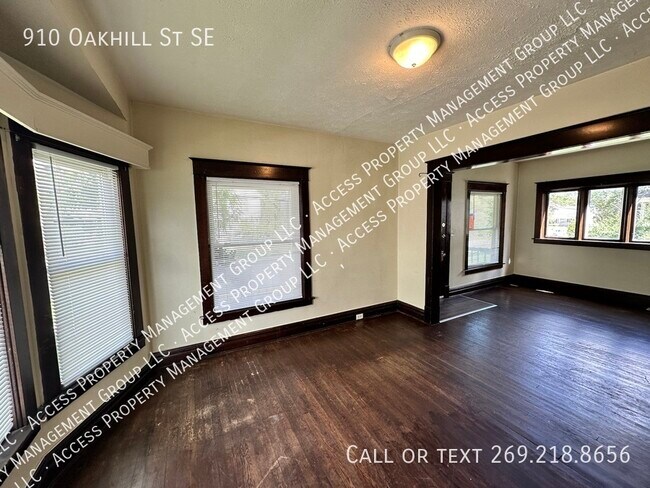 Foto del edificio - 910 Oakhill St SE