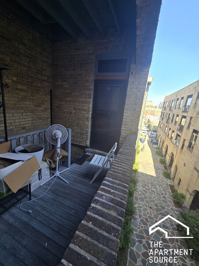 Foto del edificio - 907 Elmwood Ave