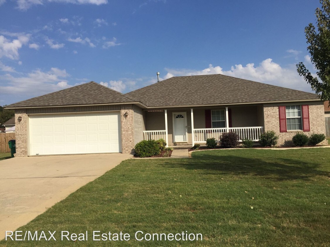 Primary Photo - 15 Cottonwood Dr