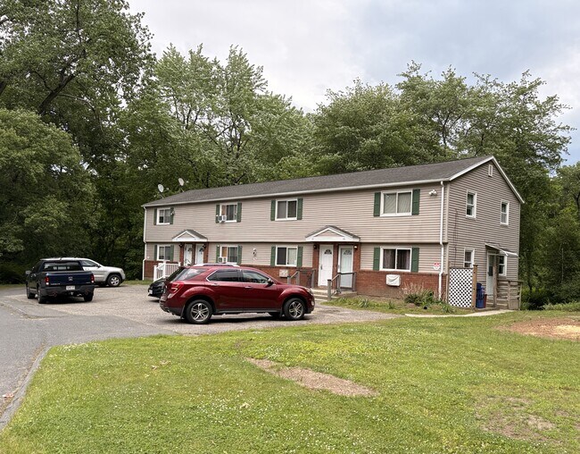 Building Photo - 49 Riverton Rd