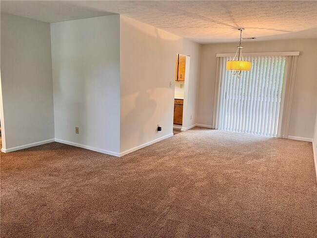 Building Photo - 4310 Ridgetop Dr