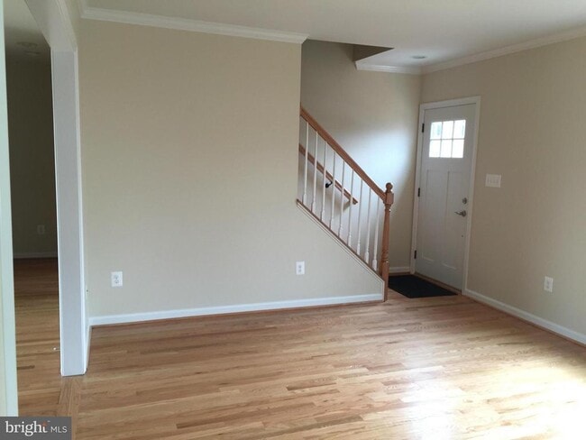 Building Photo - 8904 Cherry St