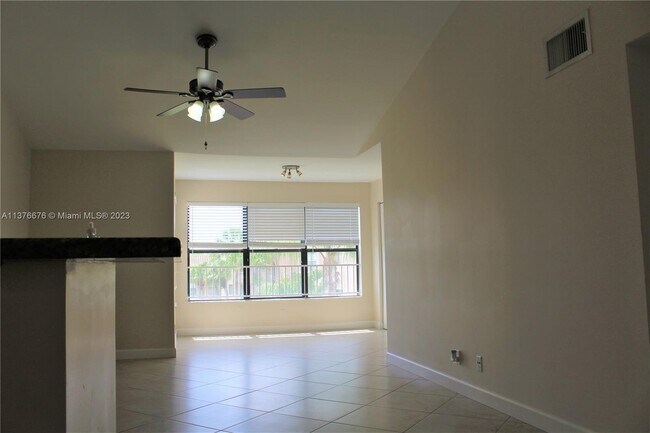 Building Photo - 2926 S University Dr