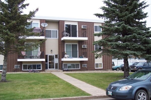 Foto principal - 815-845 6th Ave NE