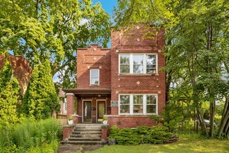 Building Photo - 1701 Dempster St