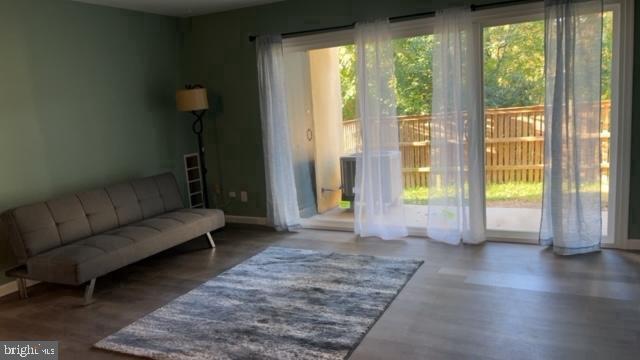 Building Photo - 10133 Prince Pl