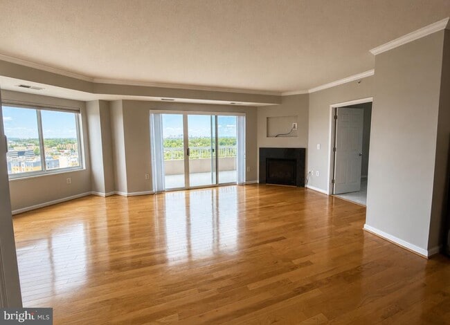 Building Photo - 3101 N Hampton Dr
