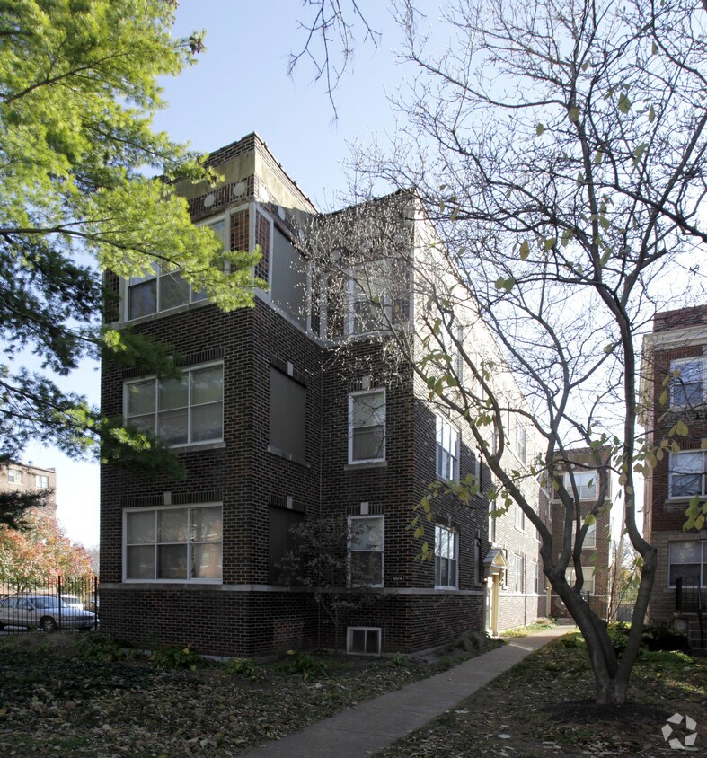 Foto del edificio - 5574 Pershing Ave