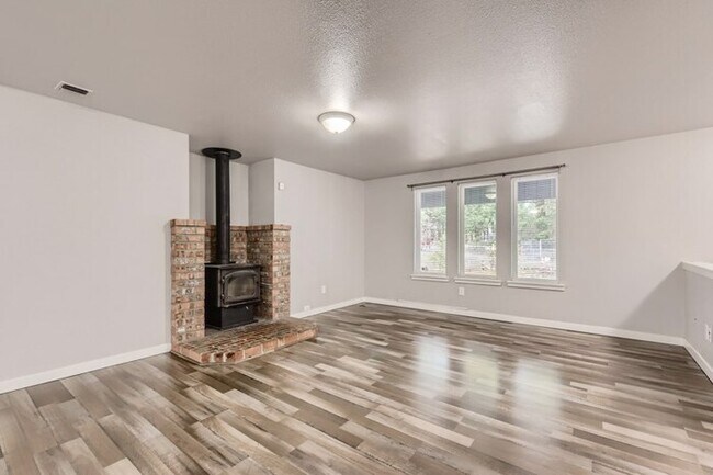 Foto del edificio - 11220 200th Street East, Graham, WA, 98338