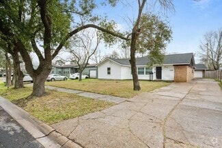 Building Photo - 1219 Park Ln