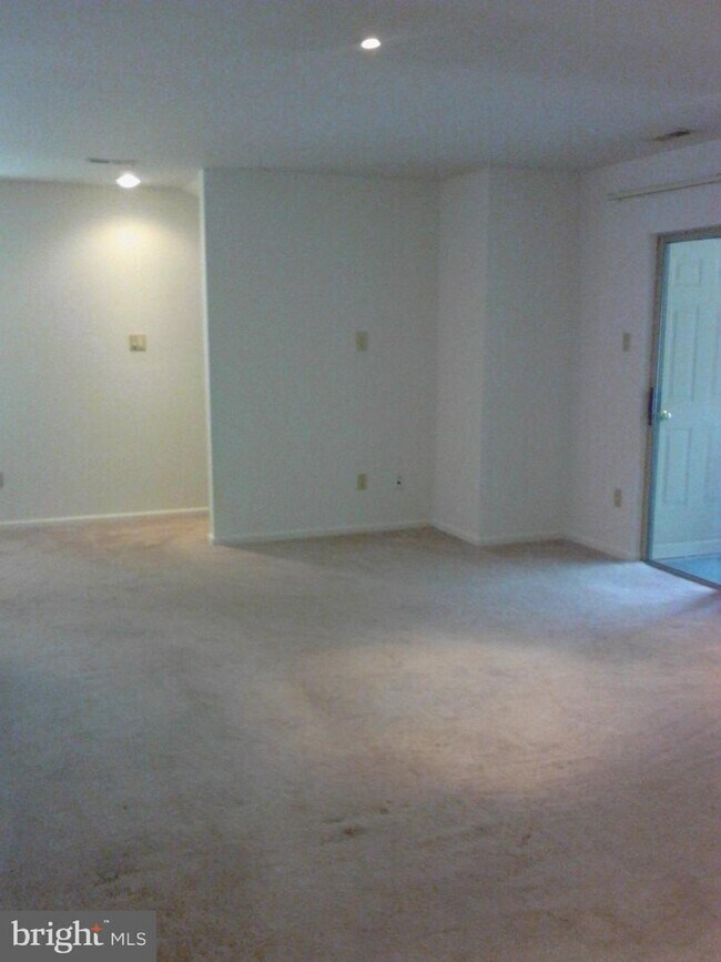 Foto del edificio - 520 Steeplechase Ct