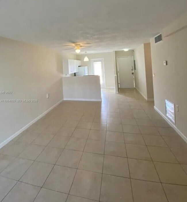 Foto del edificio - 1600 NE 114th St