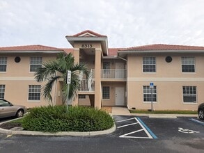 Building Photo - Ground Floor  2/2 Condo off Six Mile Cypress