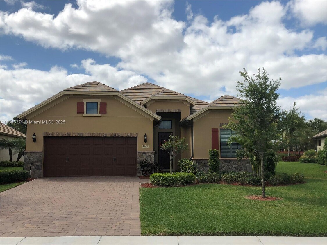 Foto principal - 2972 Florence St