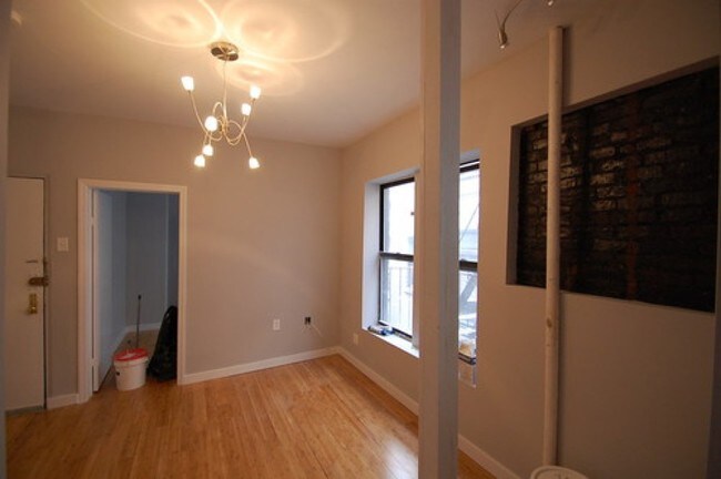Foto del edificio - 90 Wadsworth Ave