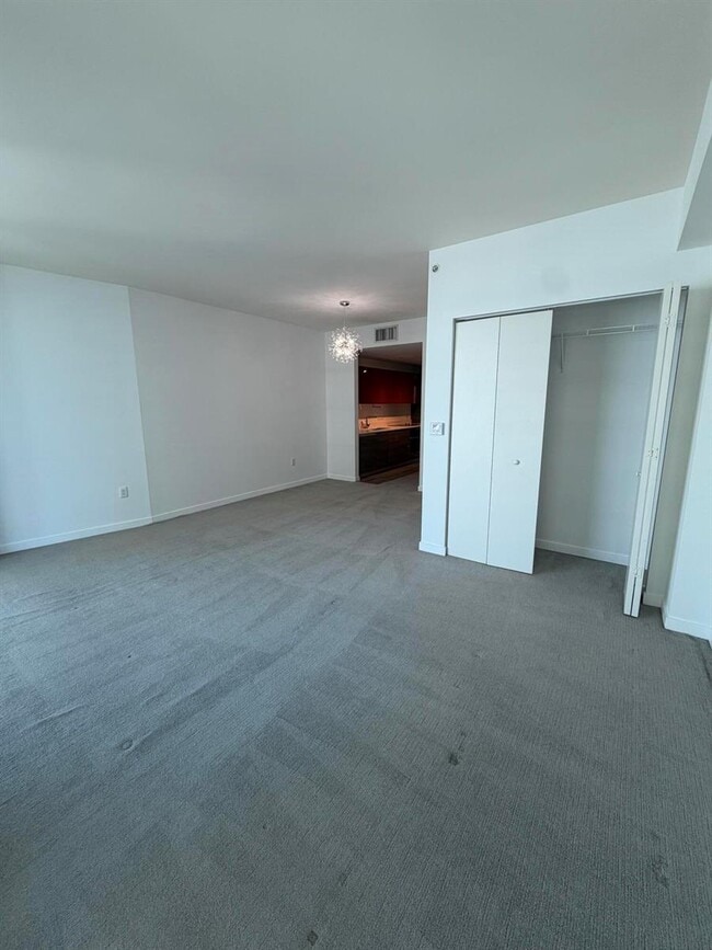Building Photo - 1100 S Miami Ave