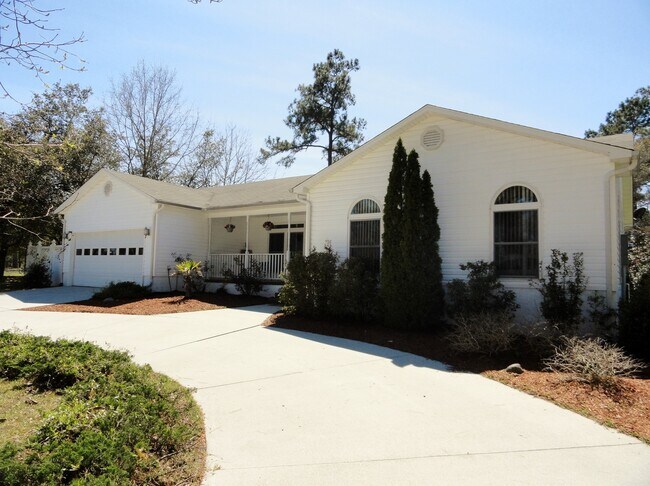 Building Photo - Community Water Access! Gorgeous Home!