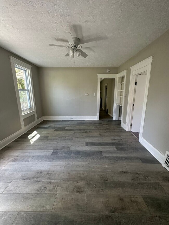 Building Photo - 3bd Duplex Cash Pay