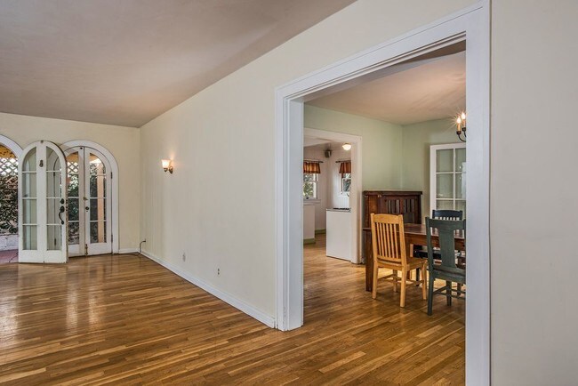 Building Photo - Charming 3 bed/2 bath home in Bixby Knolls
