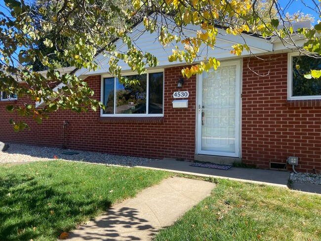 Building Photo - Charming Brick Ranch in Wheat Ridge