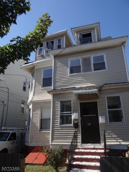 Primary Photo - 25 Baldwin Ave