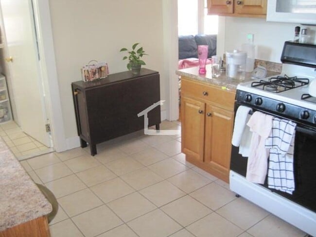 Building Photo - HOT ALLSTON LISTING!!!!