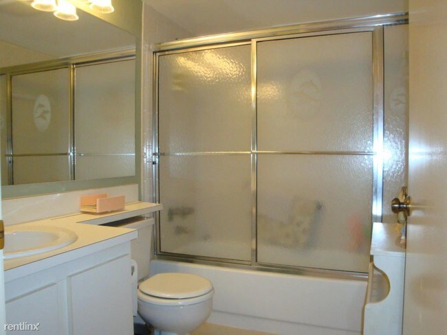 Foto del edificio - 706 Sunny Pine Way