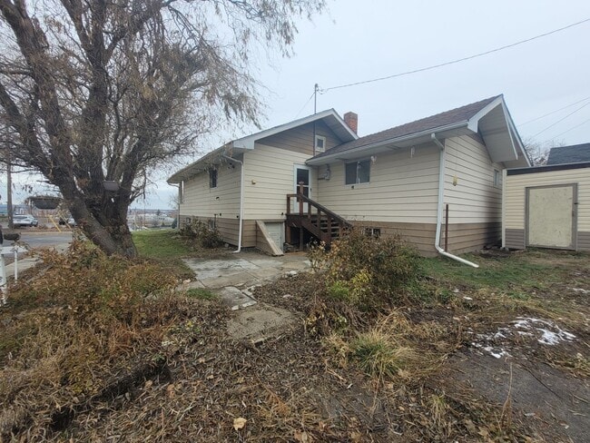 Building Photo - Spacious 2bd / 1Bath home in the Perry District!