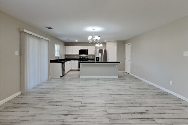 Foto del edificio - 7750 Shavano Ln