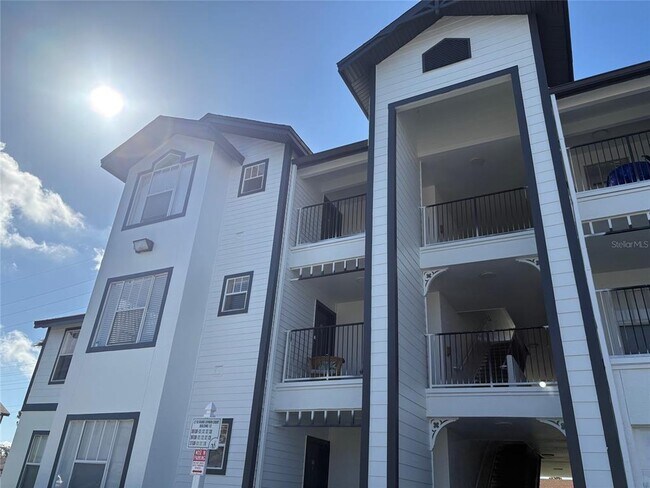 Foto del edificio - 2218 Grand Cayman Ct