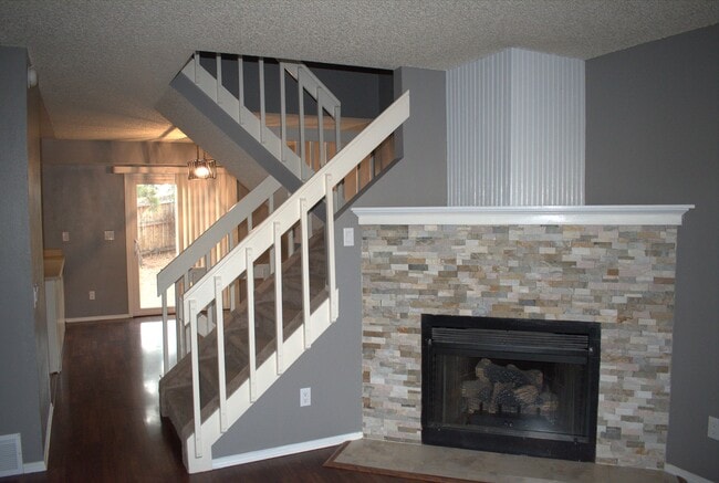 Building Photo - 3801 Smoke Tree Dr