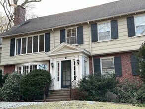 Building Photo - 67 Trowbridge Ave