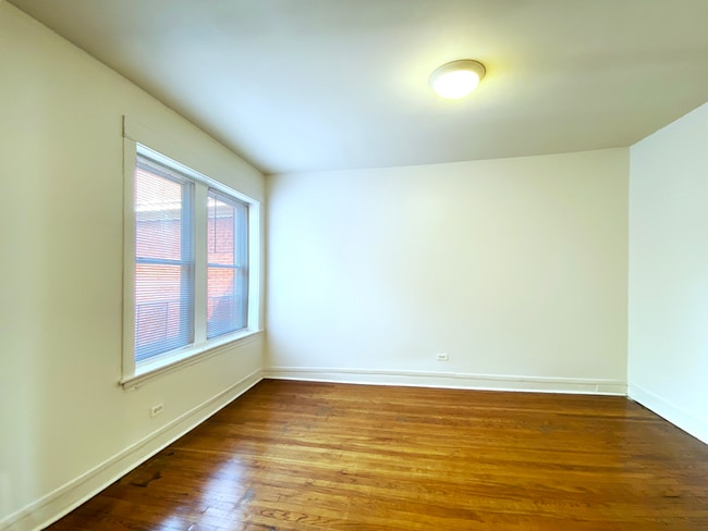 Building Photo - 7715 N Ashland Ave