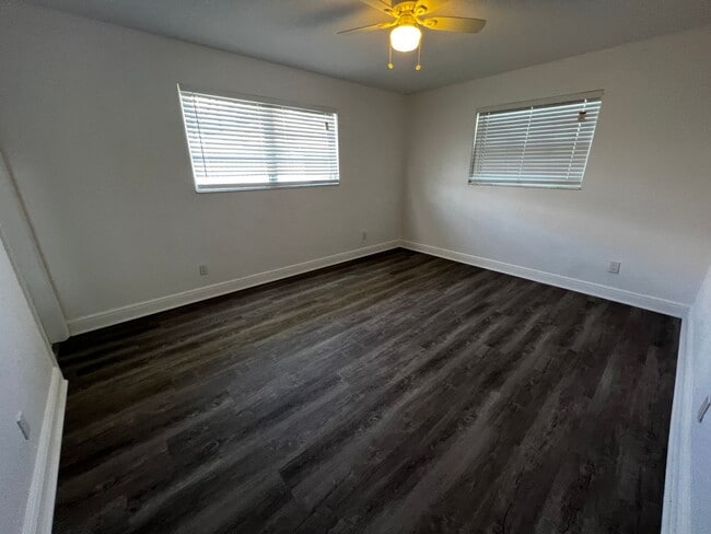 Building Photo - Beautiful Hollywood Home