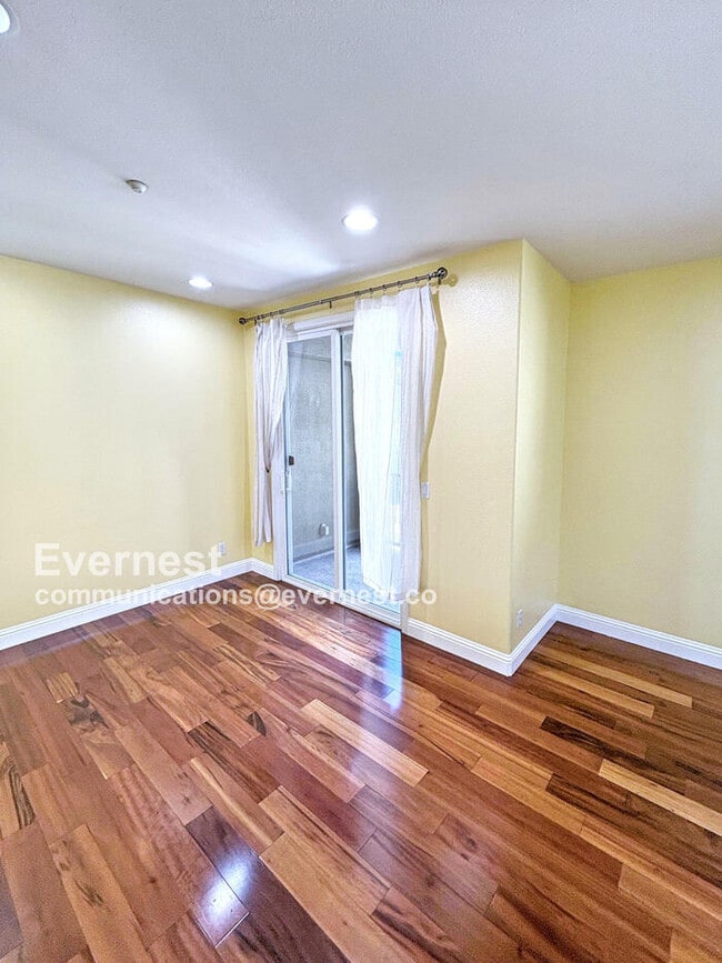 Foto del edificio - 1079 Westbury Dr