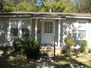 Building Photo - 1410 Romeria Dr