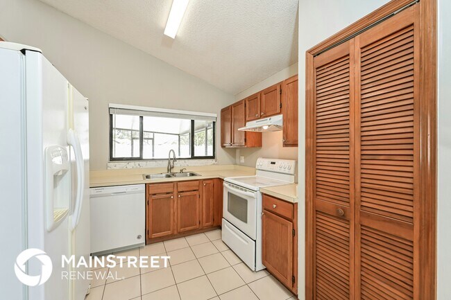 Foto del edificio - 267 Lakebreeze Cir