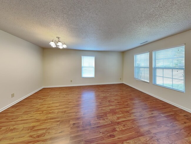 Building Photo - 5504 Hammermill Dr