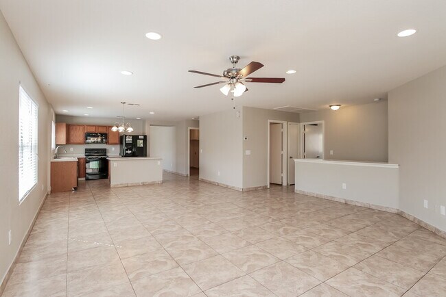 Foto del edificio - 2768 W San Carlos Ln