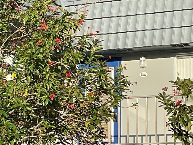 Building Photo - 516 Saxony Dr