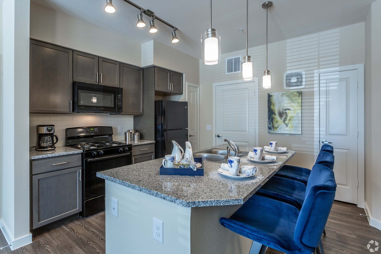 Smart Living on Cullen Apartment Homes Apartments in Houston, TX