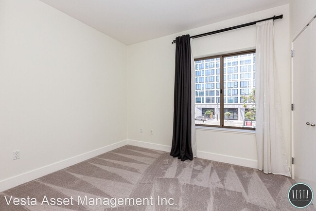 Building Photo - 2 br, 2.5 bath House - 1042 Minna Street #3