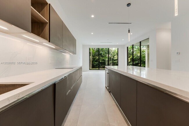 Foto del edificio - 3741 Kumquat Ave