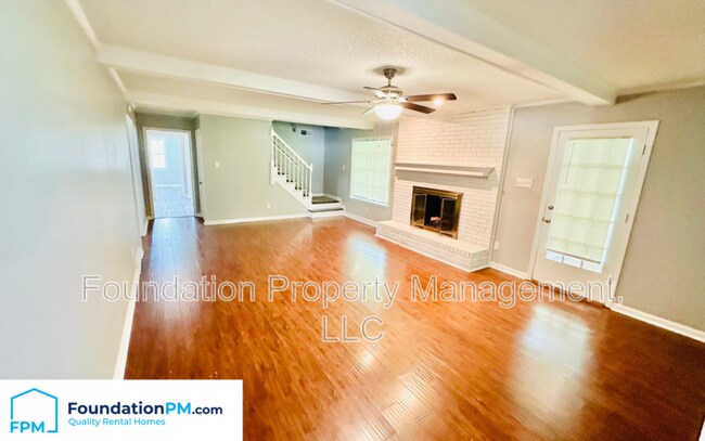 Building Photo - 8696 Beechcroft Pl S