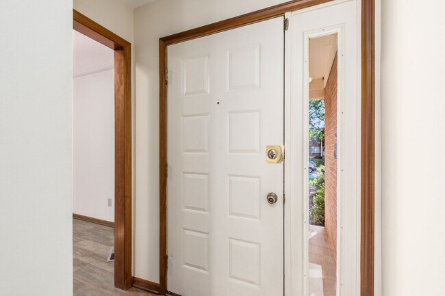 Foto del edificio - 4847 Dierker Rd