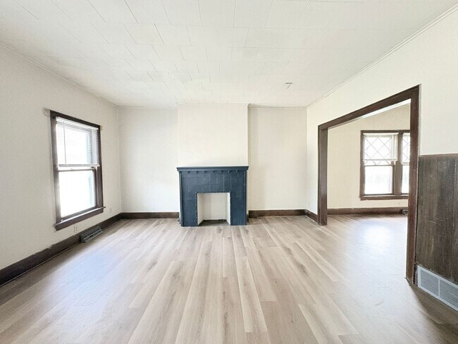 Foto del edificio - 303 Hillwood Dr